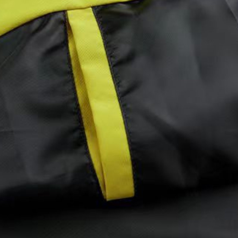 Chaqueta impermeable con capucha mujer