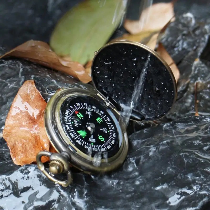 Ancienne boussole militaire