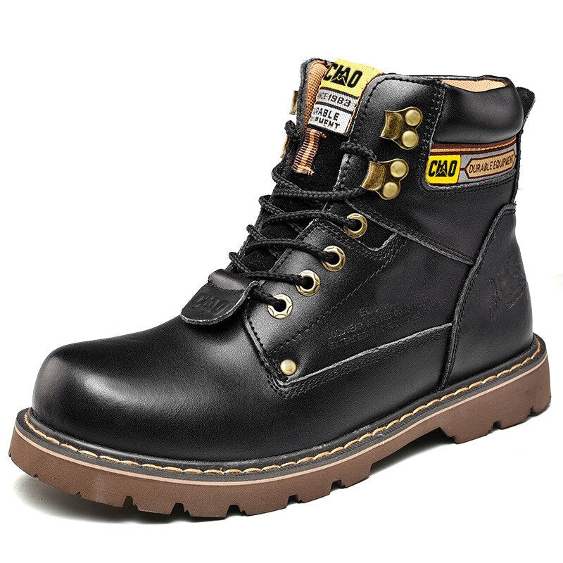 Botas negras hombre militar