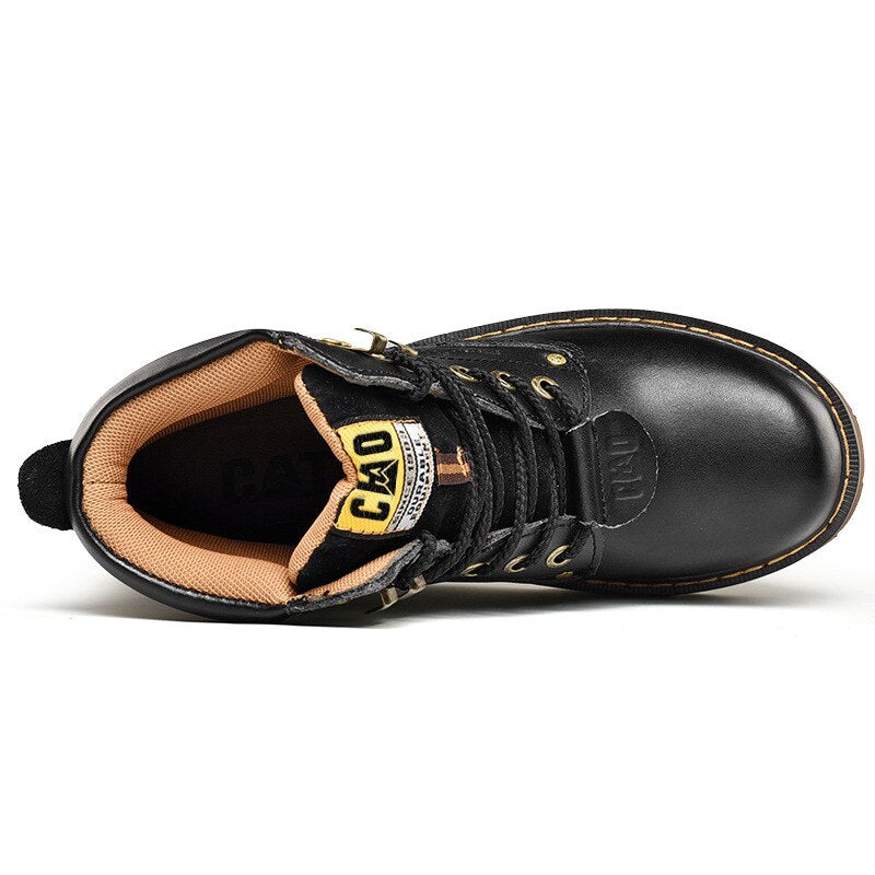 Botas negras hombre militar