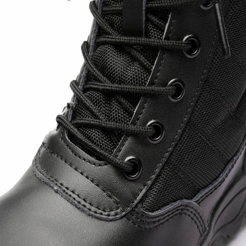 Botas negras mujer militar