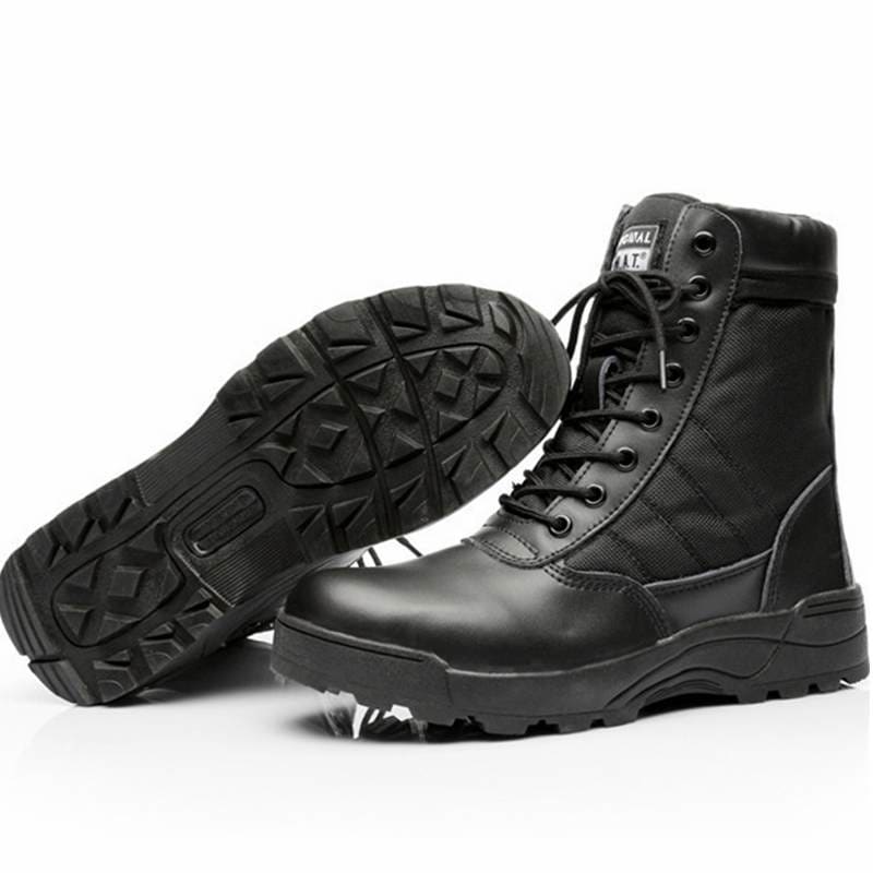 Botas negras mujer militar