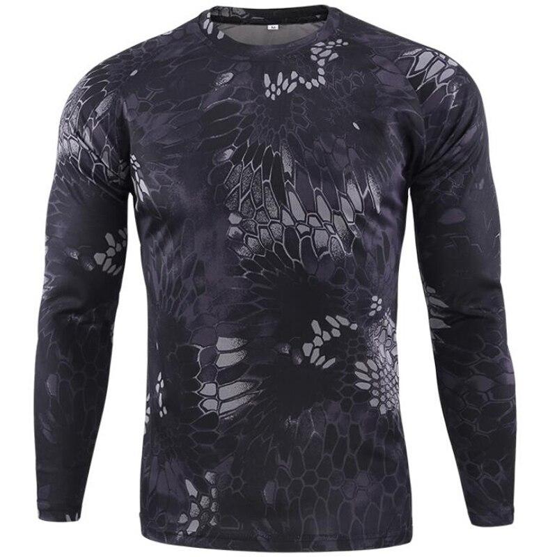 Camisetas negras militares