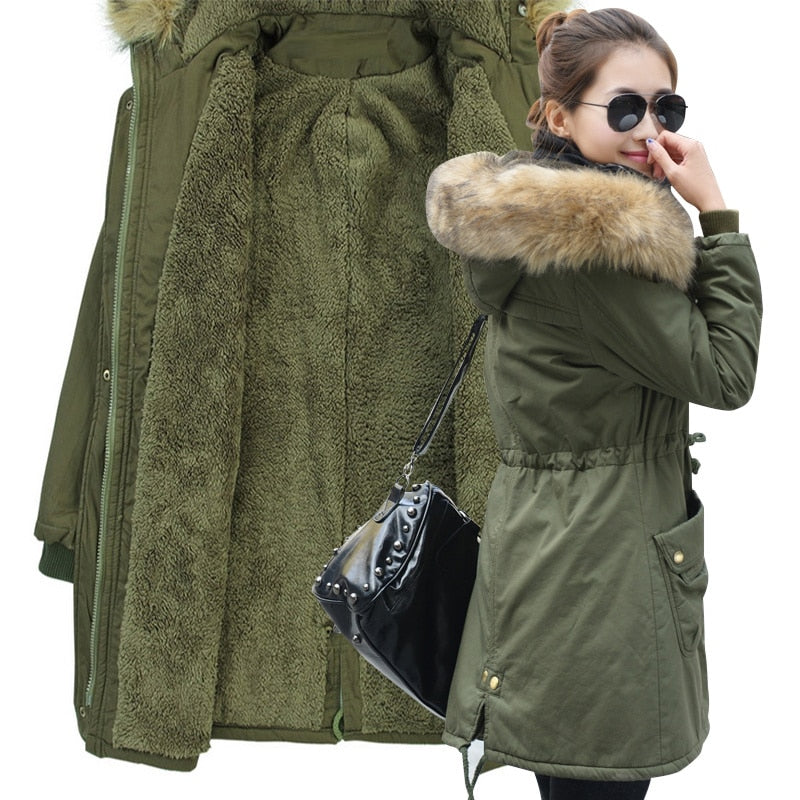 Campera parka verde militar mujer