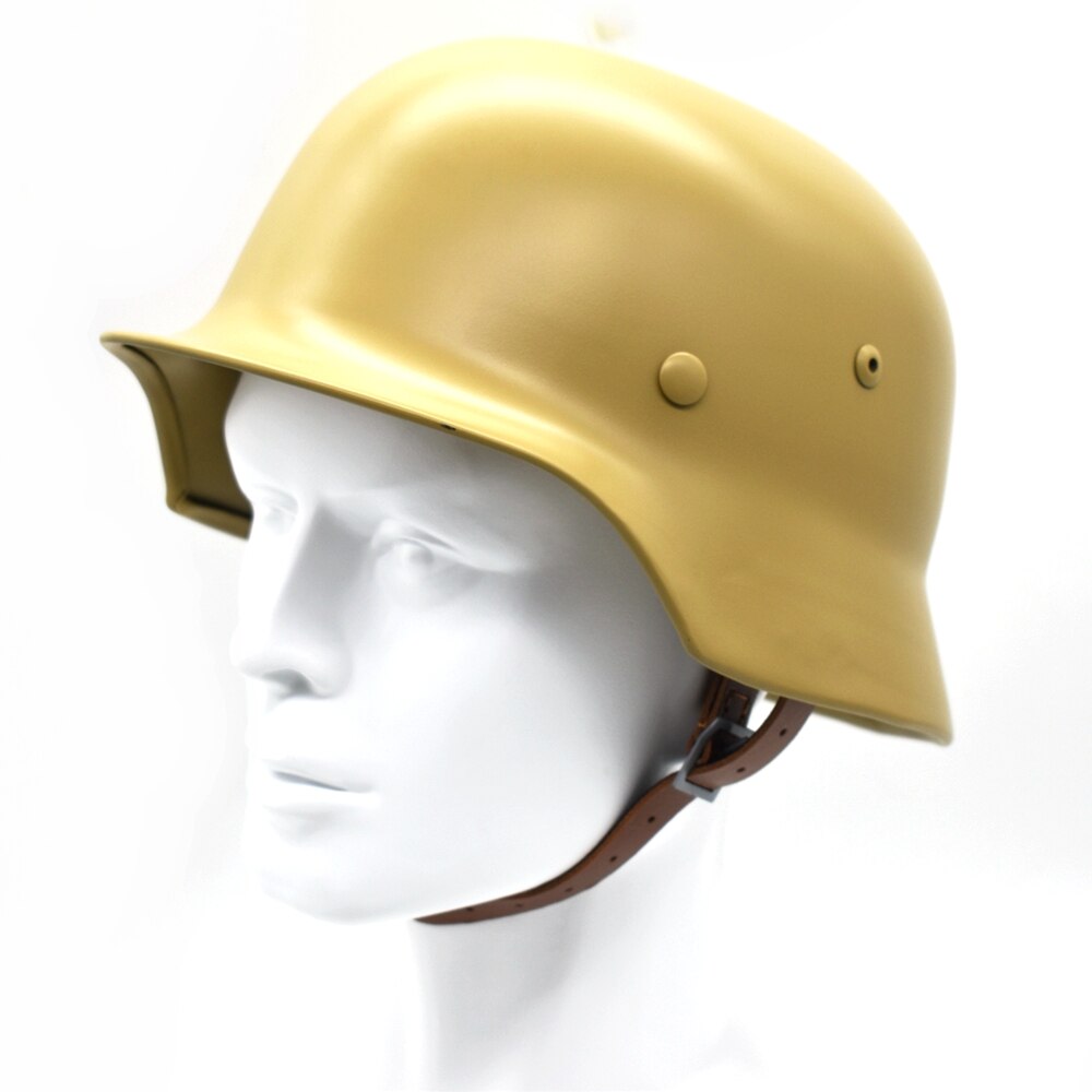 Casco de acero militar