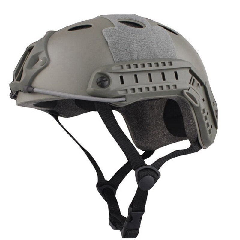 Casco militar con agujero