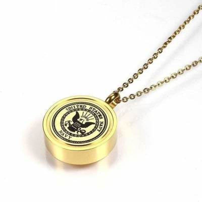 Collar con chapa militar