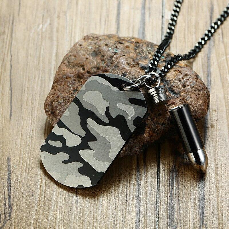 Collar militar de hombre