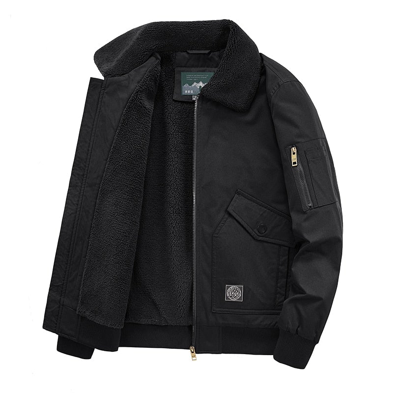 Estilo con chaqueta militar hombre