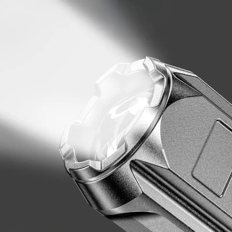 Lampe torche surpuissante