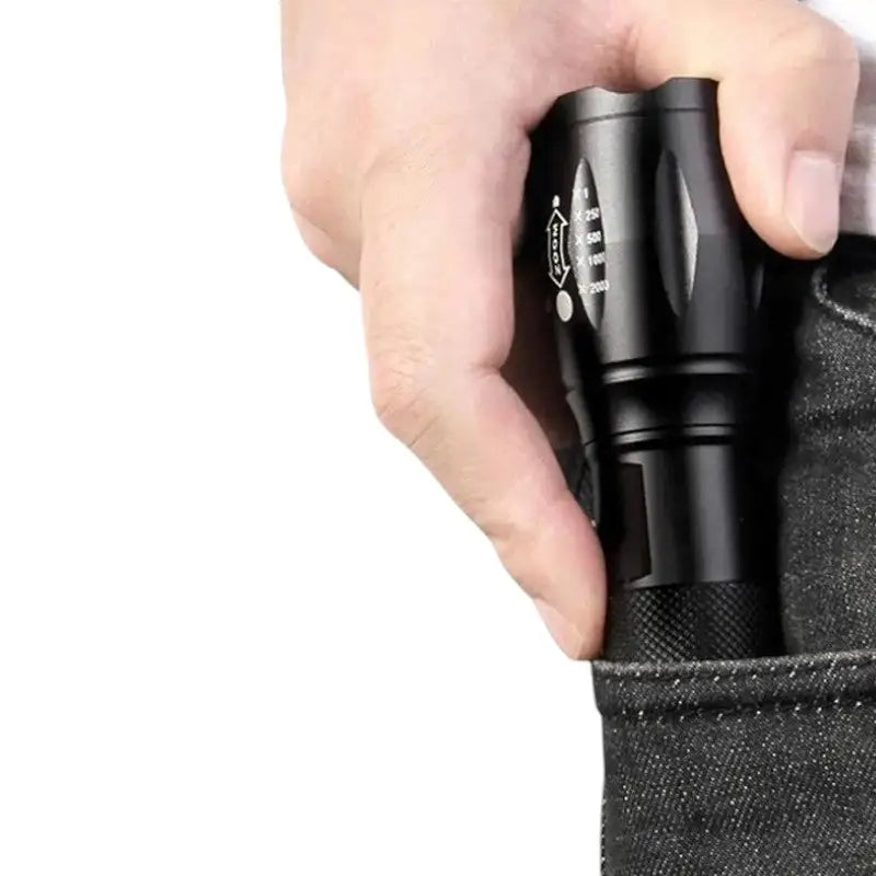 Lampe torche ultra puissante military flashlight