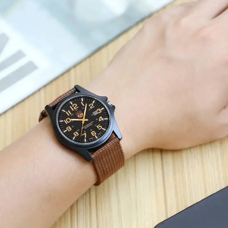 Montre bracelet militaire