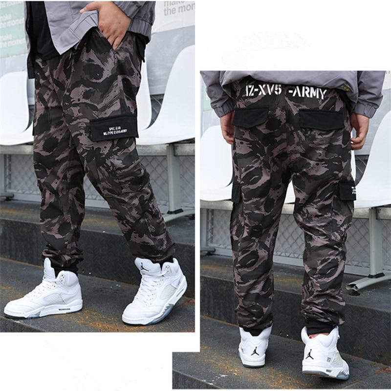 Pantalon camuflaje hombre outfit