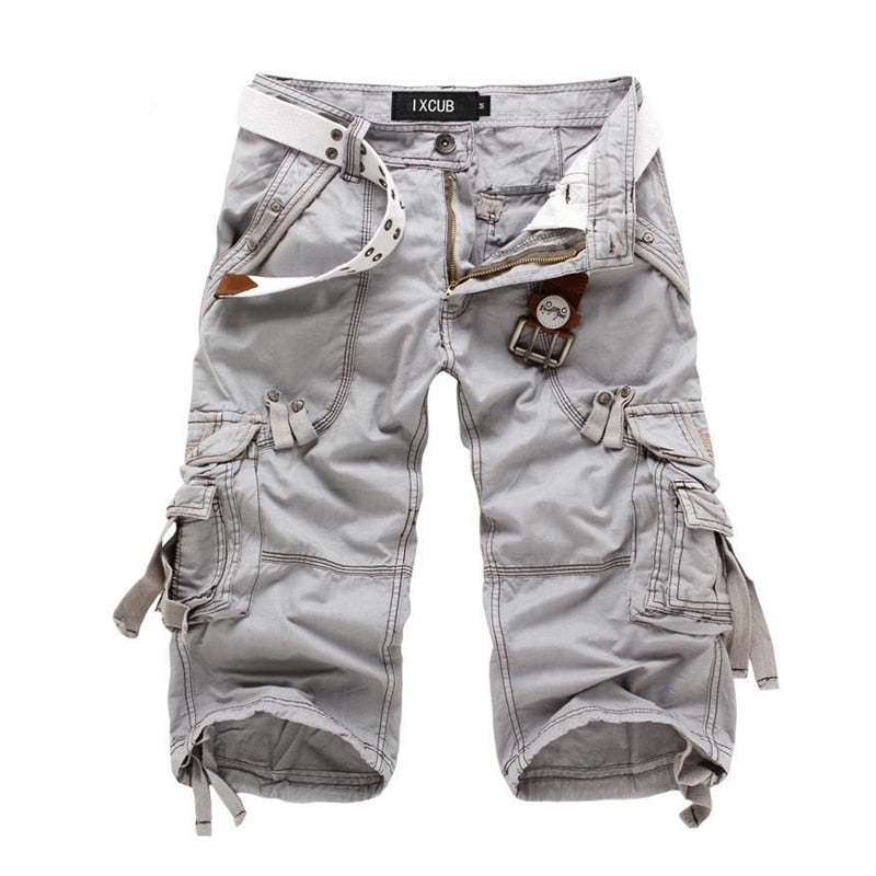 Pantalon corto estilo militar
